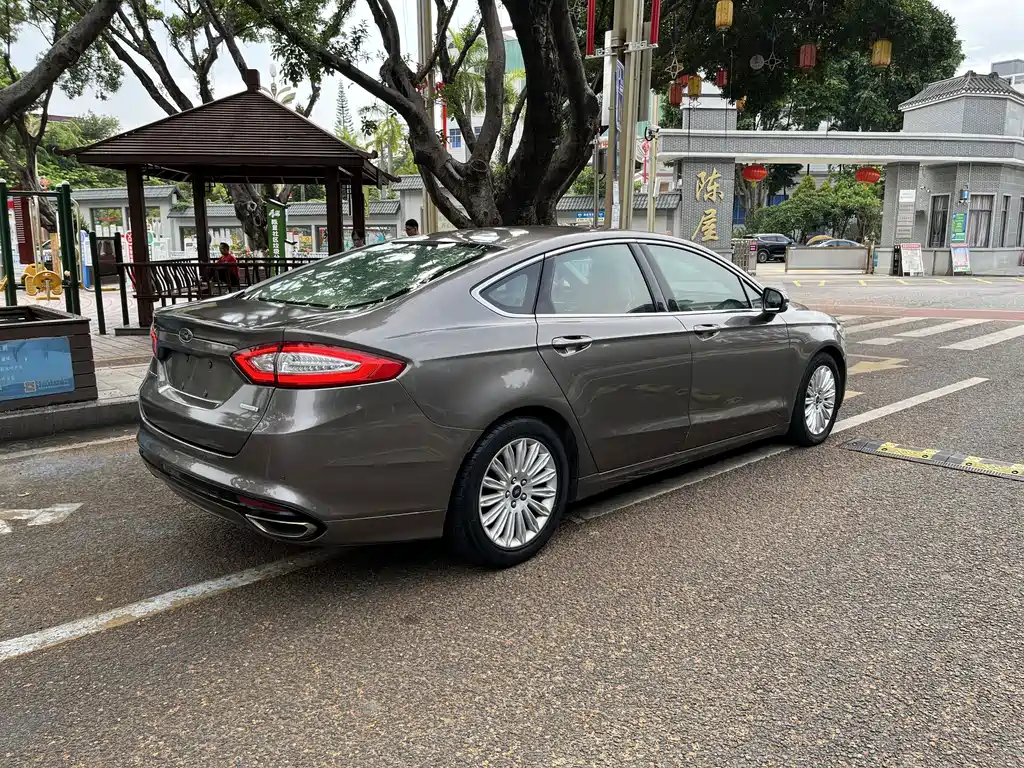 Ford Mondeo 2015 — фото 4