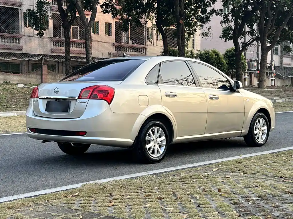 Buick Excelle 2015 — фото 4