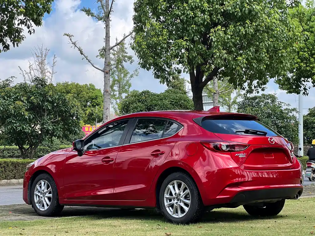 Mazda 3 Axela 2017 — фото 9