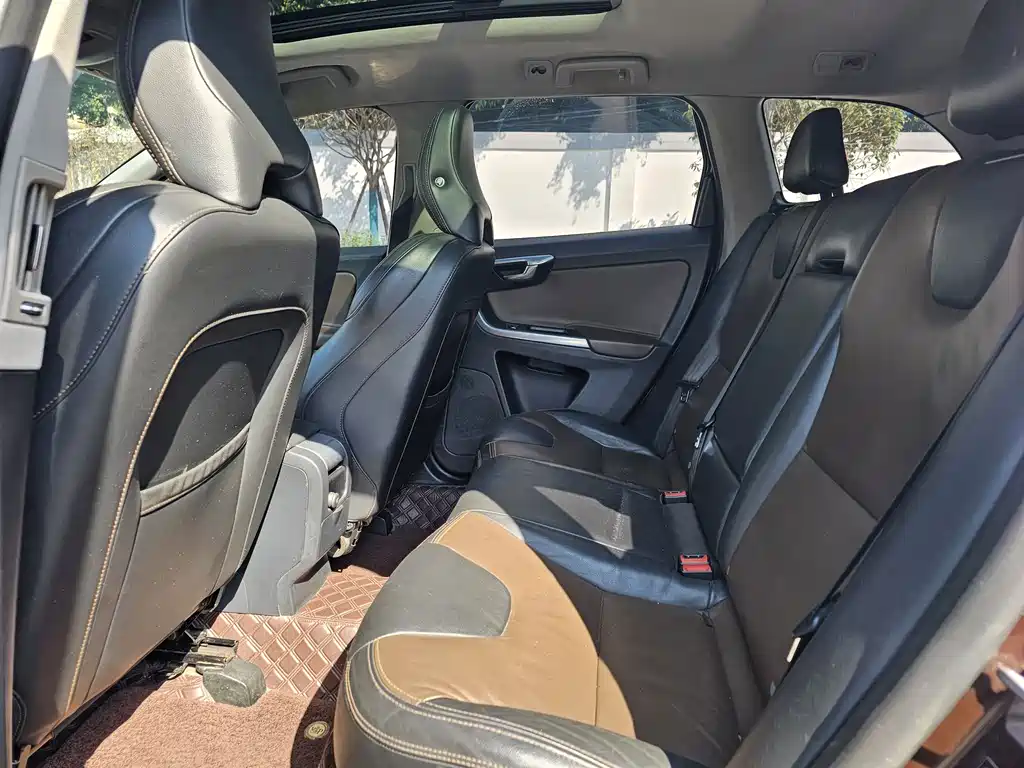 Volvo XC60 2015 — фото 4