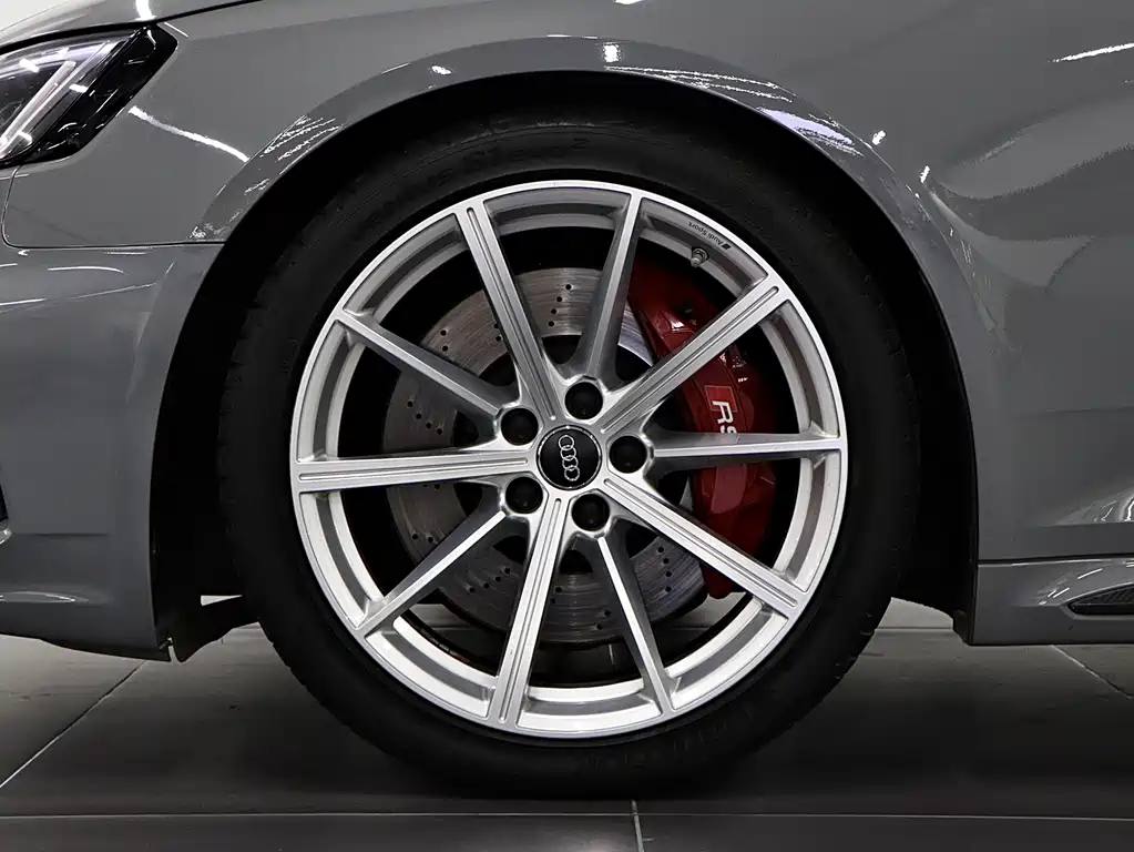 Audi RS 4 2019 — фото 8