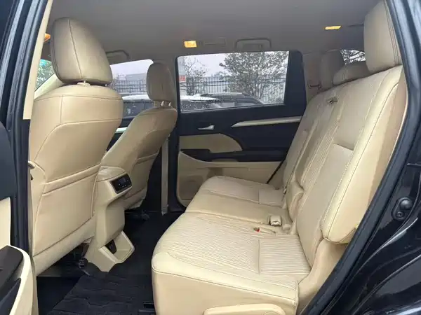 Toyota Highlander 2021