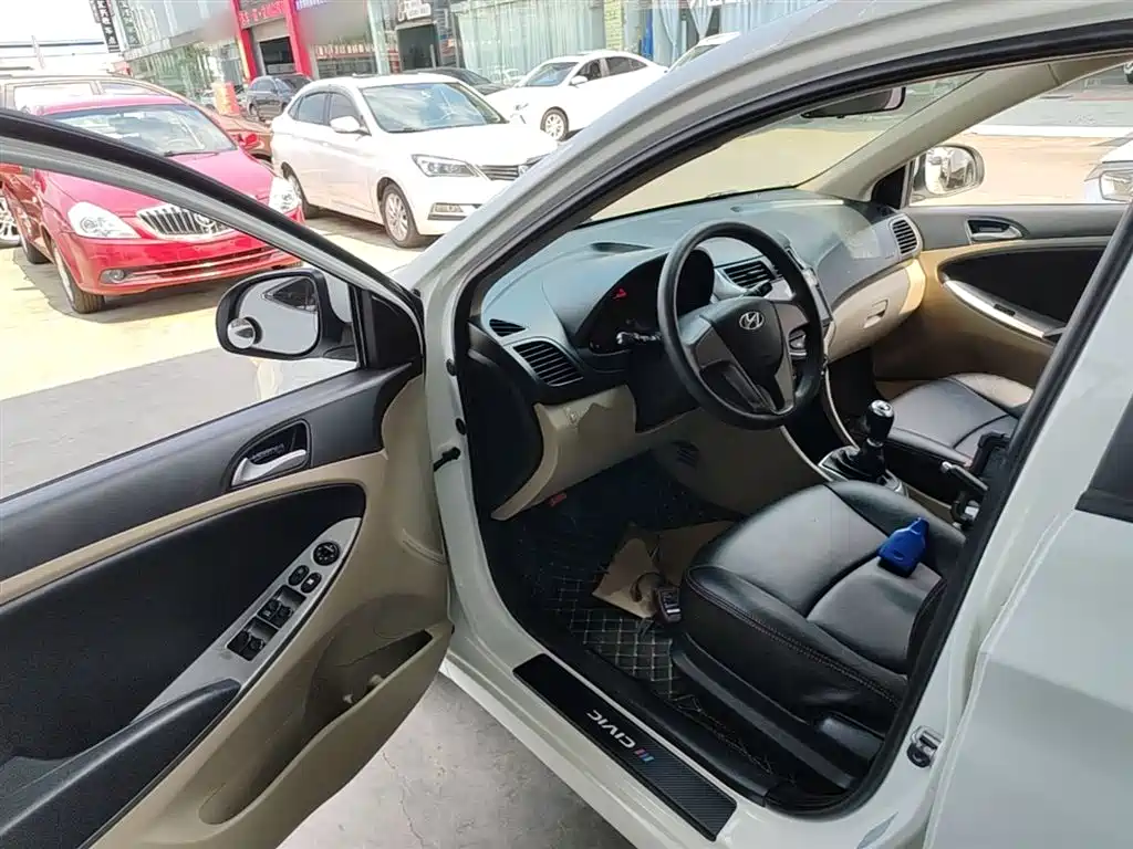 Hyundai Verna 2016 — фото 16