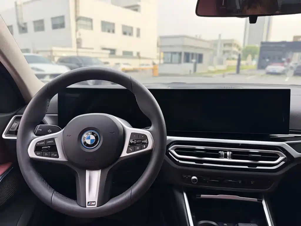 BMW i3 2024 — фото 11