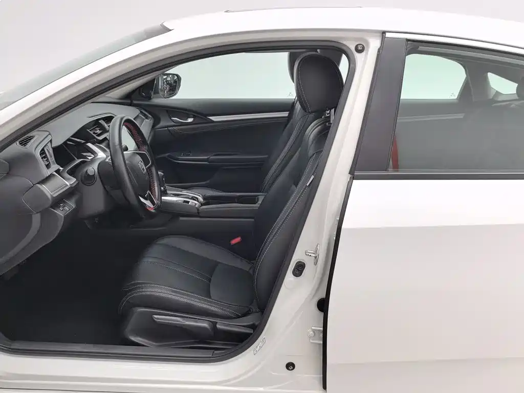 Honda Civic 2018 — фото 10