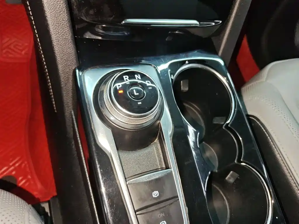Ford Escape 2021 — фото 14