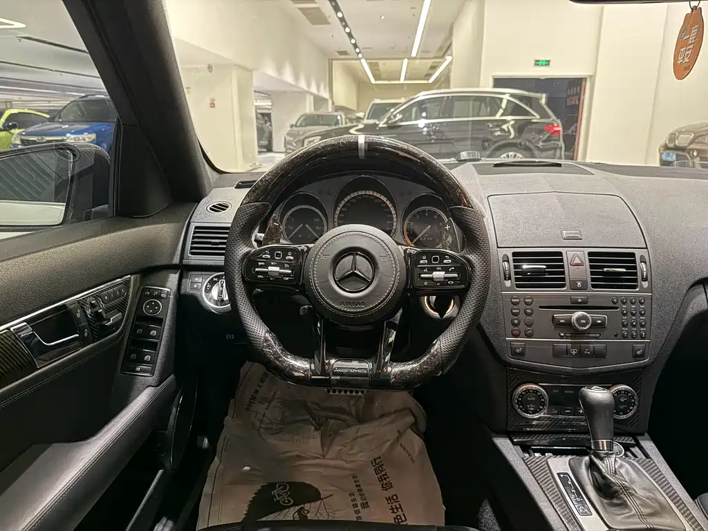 Mercedes-Benz C-Class AMG 2011 — фото 12