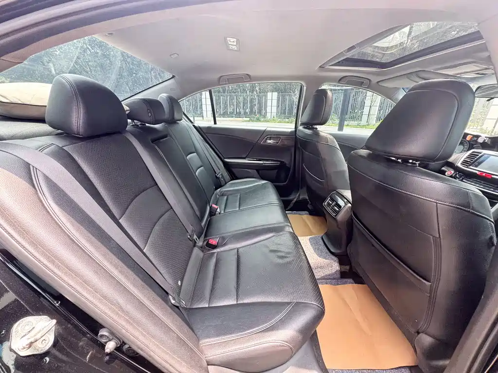 Honda Accord 2016 — фото 12