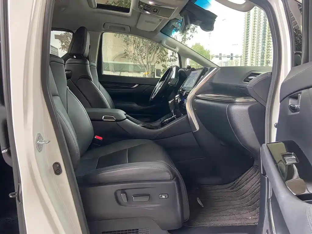Toyota Vellfire 2022 — фото 12