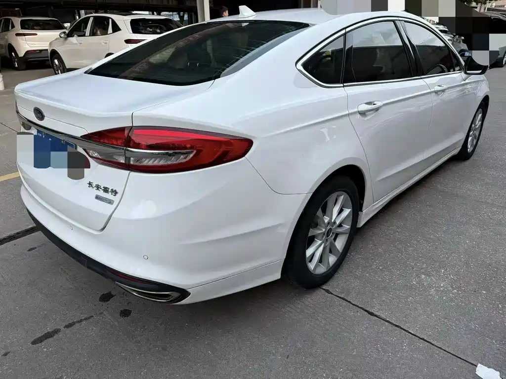 Ford Mondeo 2018 — фото 9