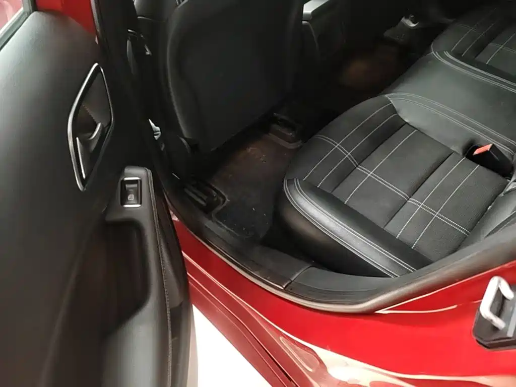 Mercedes-Benz A-Class 2014 — фото 17
