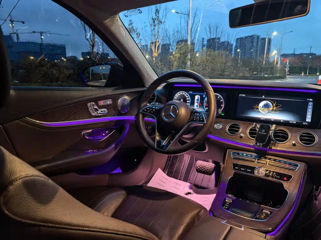 Mercedes-Benz E-Class 2018 — фото 11