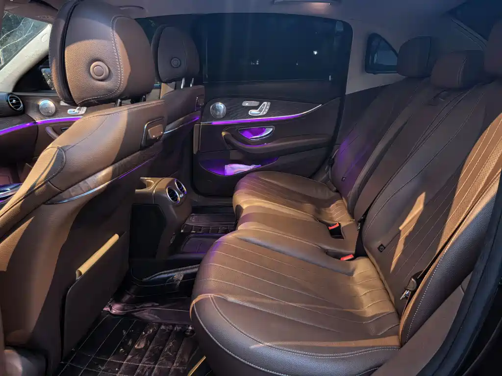 Mercedes-Benz E-Class 2018 — фото 15