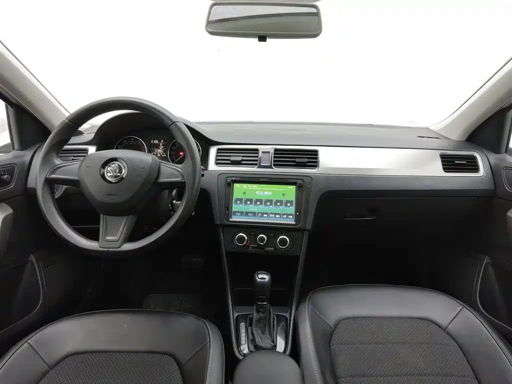 Skoda Rapid Spaceback 2018 — фото 5