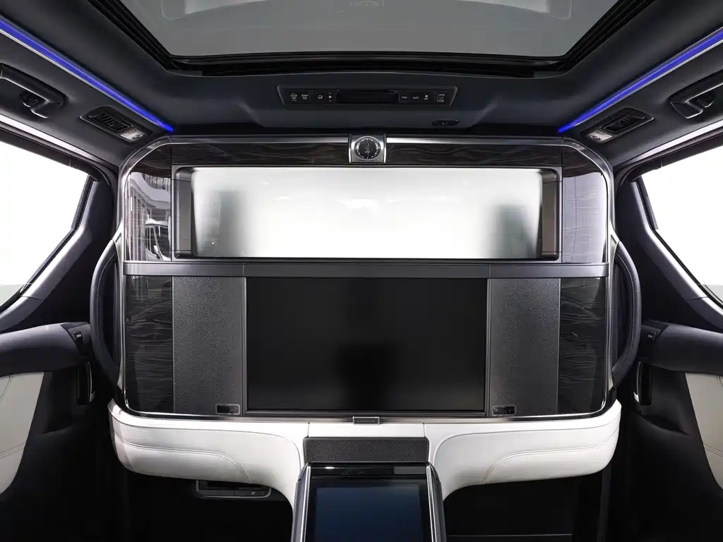 Lexus LM 2022 — фото 17