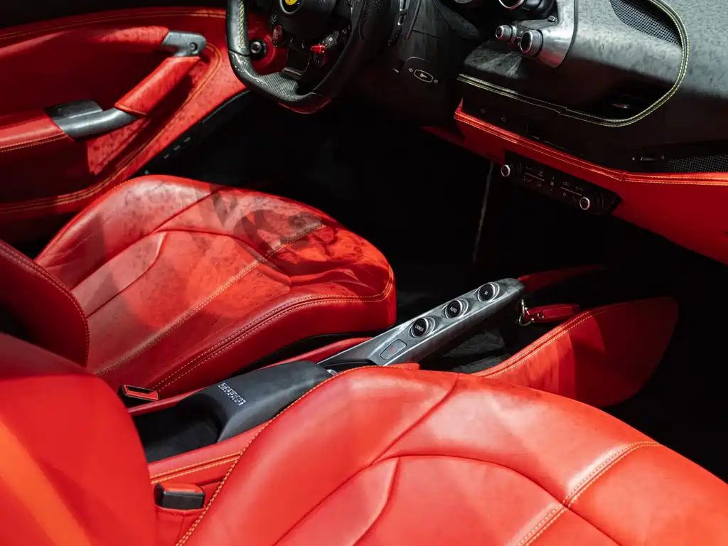 Ferrari F8 2020 — фото 14