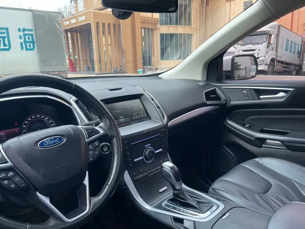 Ford Edge 2017 — фото 16