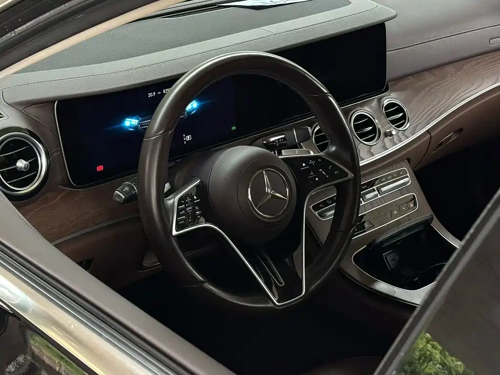 Mercedes-Benz E-Class 2021 — фото 4