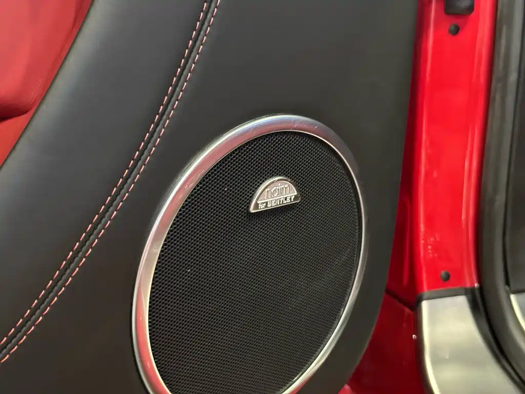 Bentley Continental 2018 — фото 18