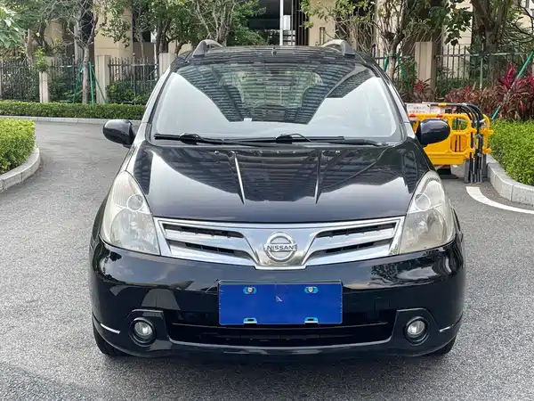 Nissan Livina 2010