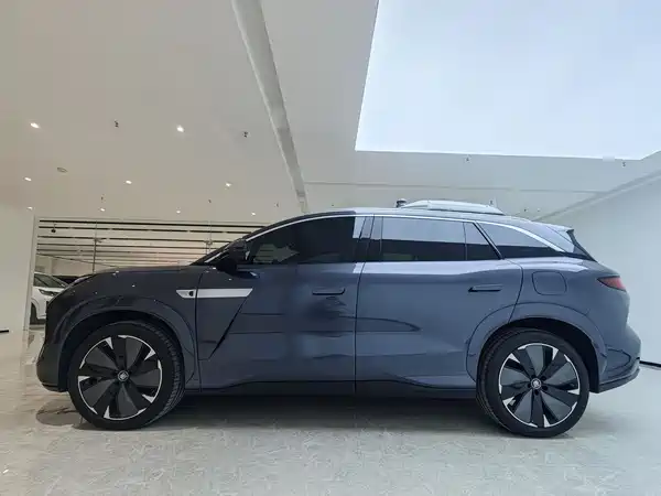 BYD Tang L 2025