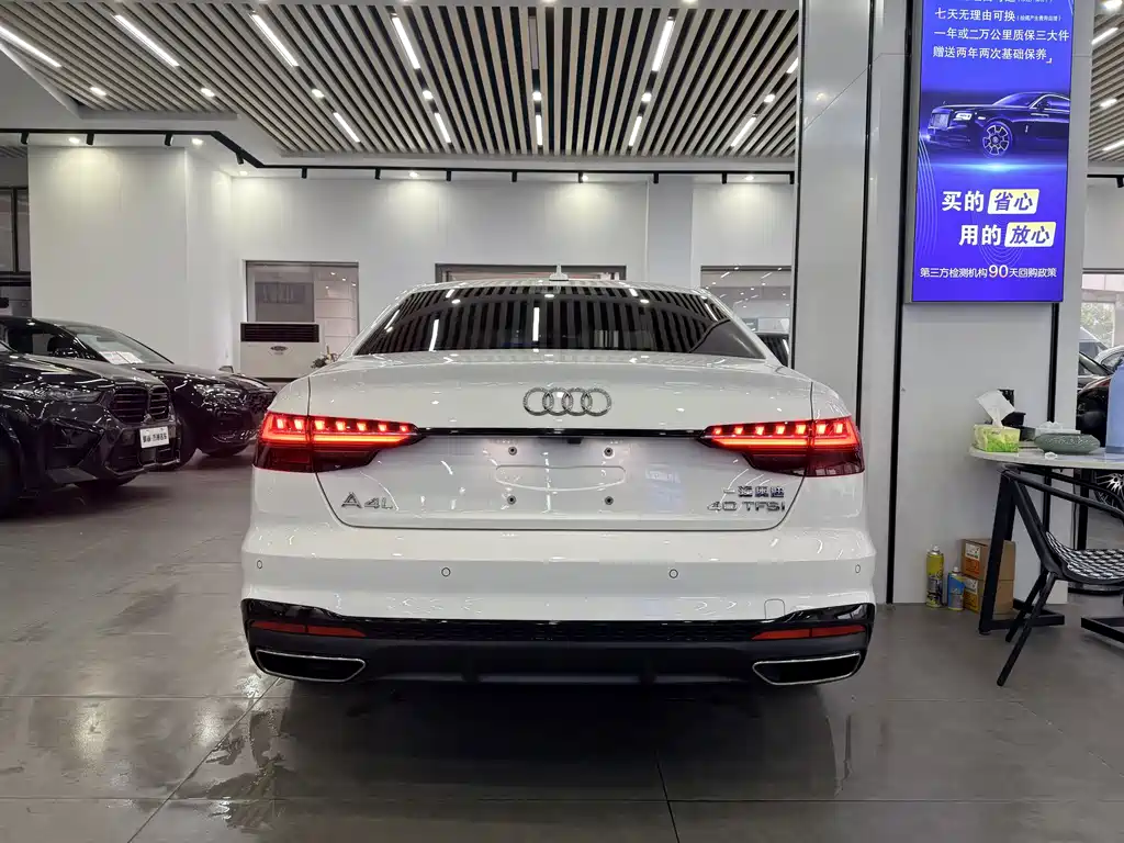 Audi A4L 2024 — фото 5