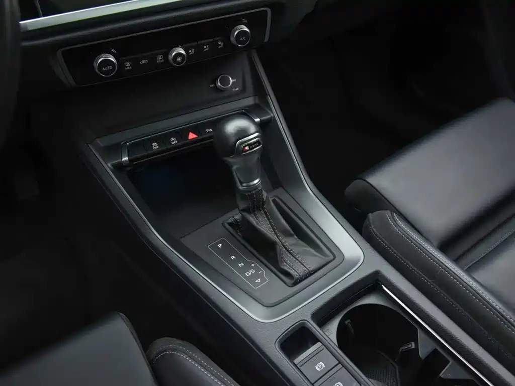 Audi Q3 2023 — фото 10