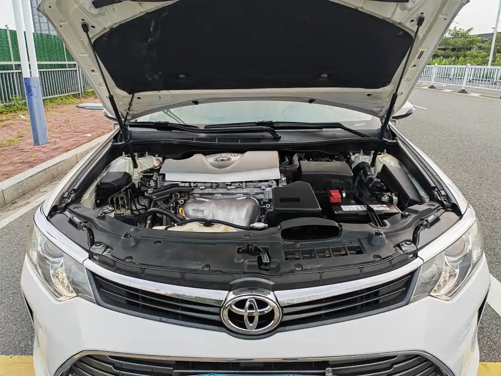 Toyota Camry 2015 — фото 16