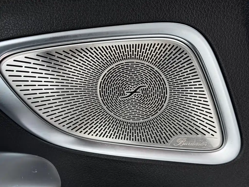 Mercedes-Benz C-Class 2024 — фото 16