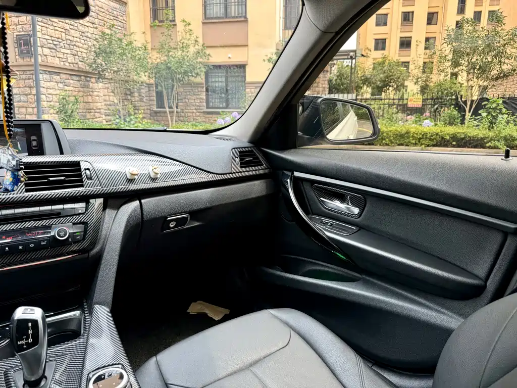 BMW 3 Series 2015 — фото 11