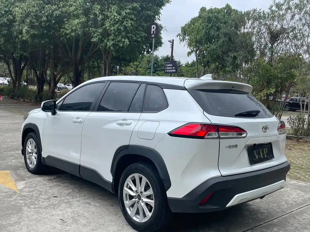 Toyota Corolla Cross 2023 — фото 15