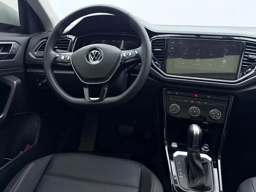 Volkswagen T-Roc 2022 — фото 9