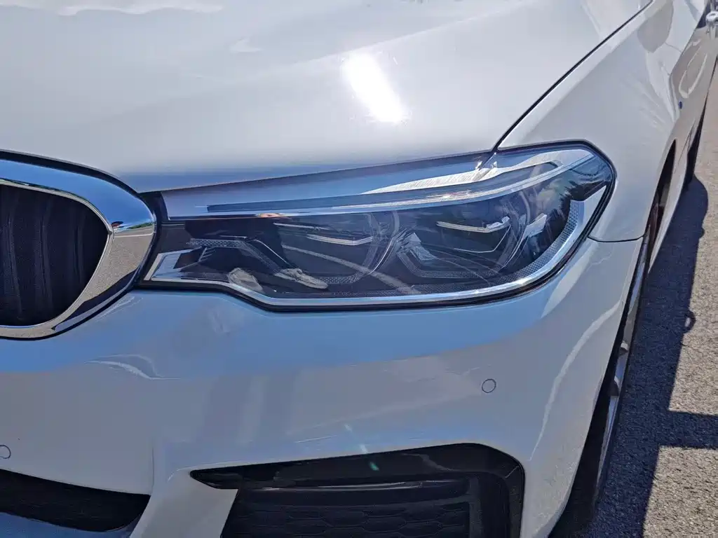 BMW 5 Series 2018 — фото 20