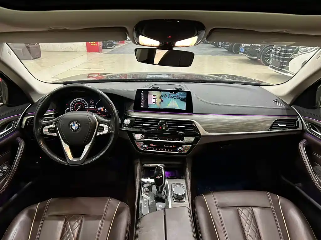 BMW 5 Series New Energy 2019 — фото 7