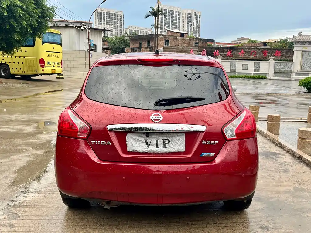 Nissan Tiida 2014