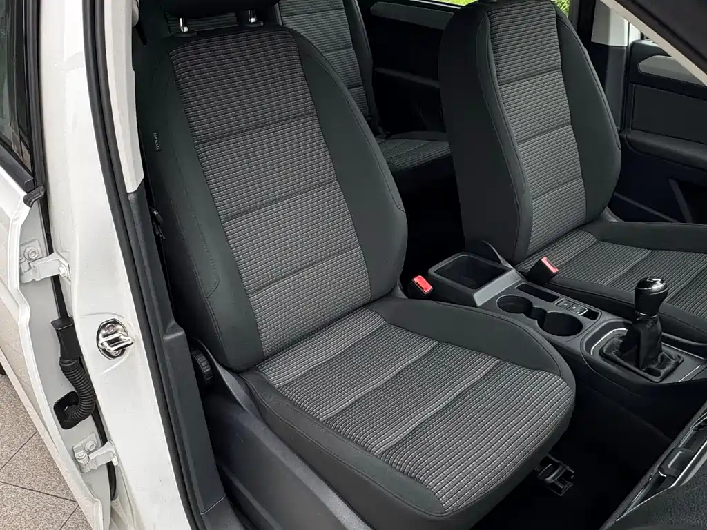 Volkswagen Touran 2017 — фото 15