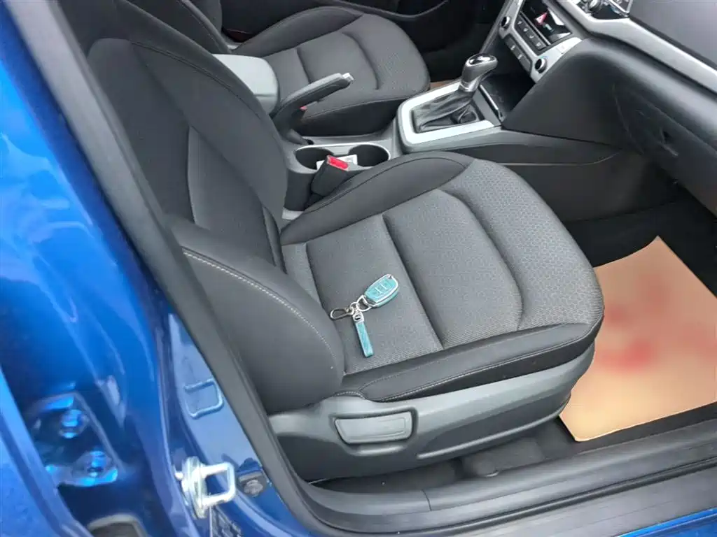 Hyundai Elantra 2018 — фото 25