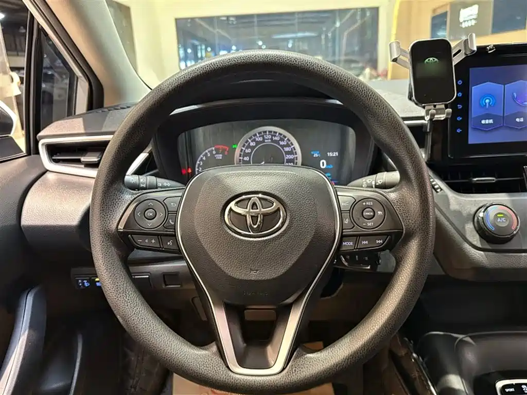 Toyota Corolla 2020 — фото 21