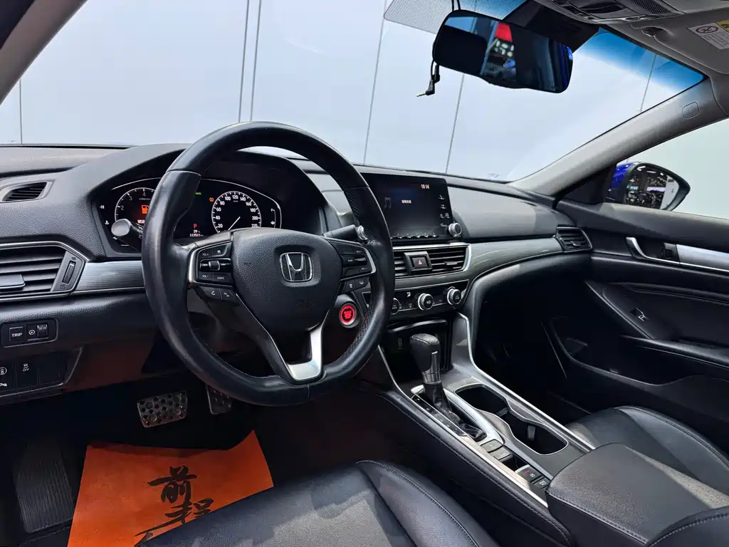 Honda Accord 2018 — фото 8