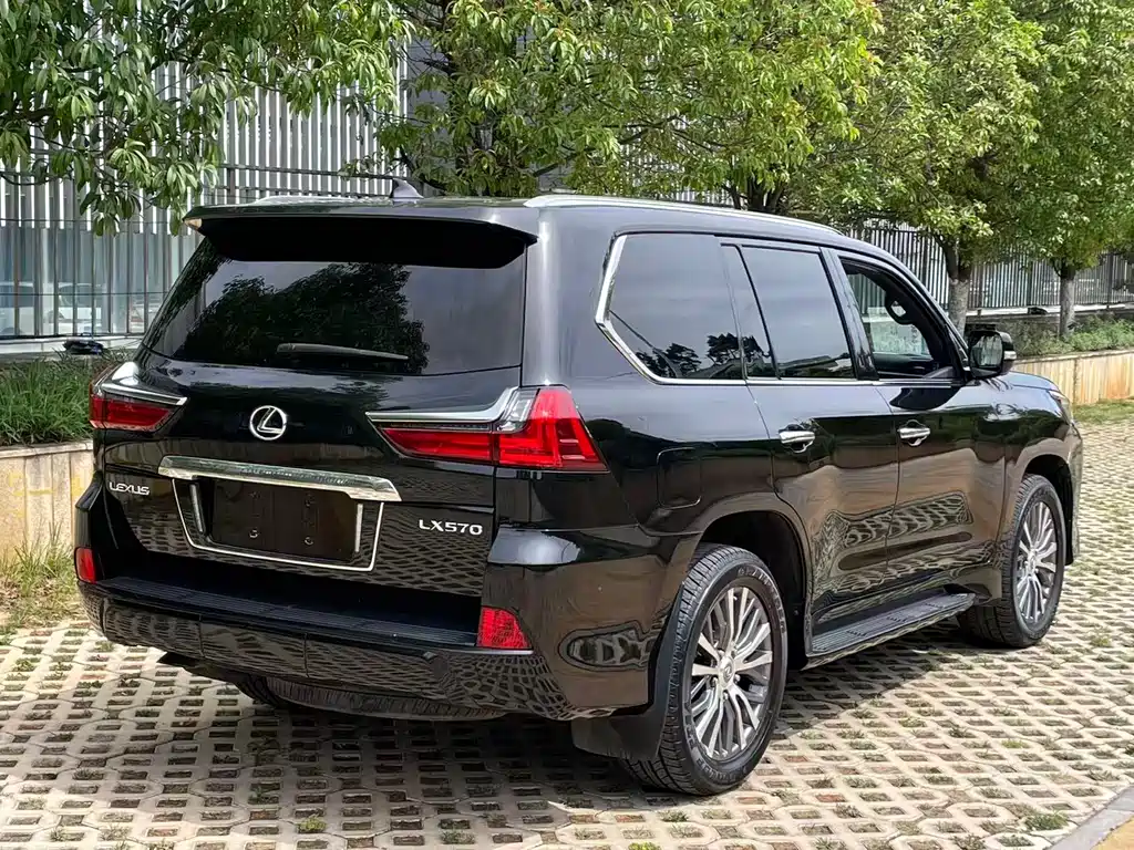 Lexus LX 2018 — фото 4