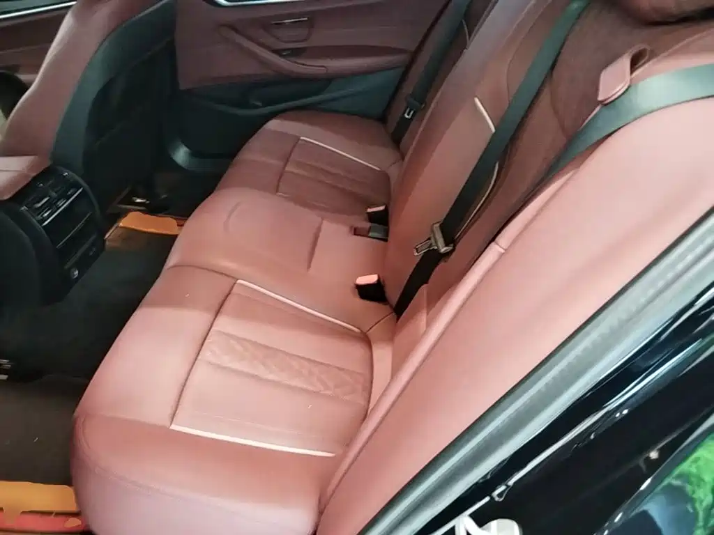 BMW 5 Series 2023 — фото 17