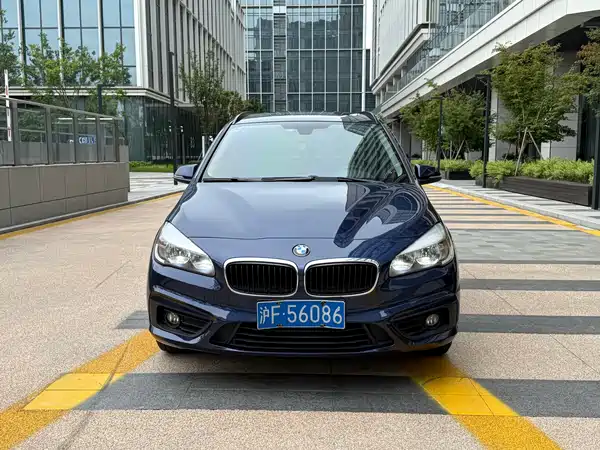 BMW 2 Series Wagon 2015