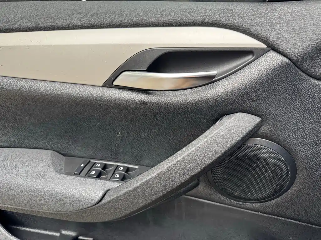 BMW X1 2015 — фото 10