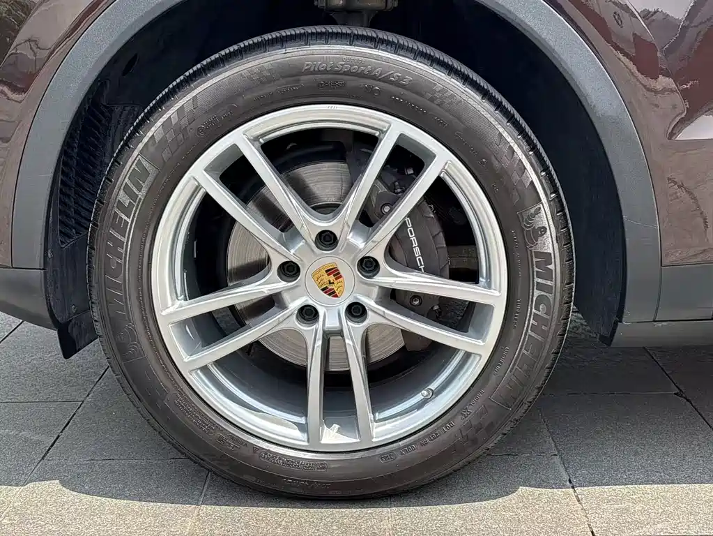 Porsche Cayenne 2018 — фото 21