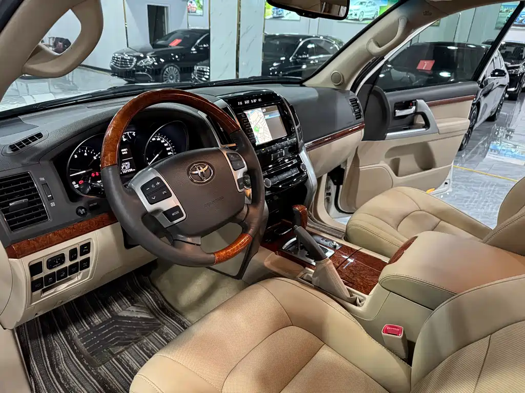 Toyota Land Cruiser 2015 — фото 4