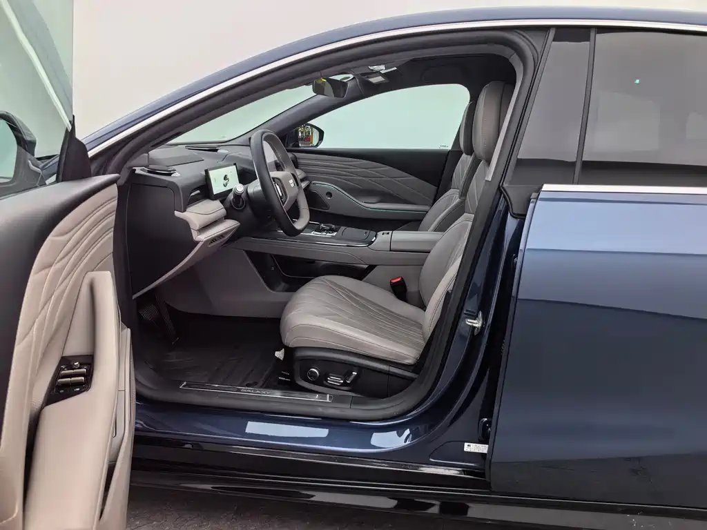 Geely Galaxy Starshine 8 2025 — фото 14
