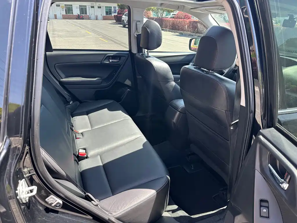 Subaru Forester 2015 — фото 22