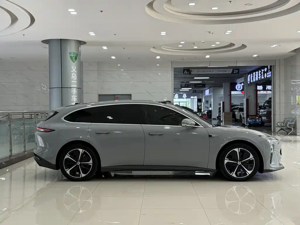 NIO ET5T 2023