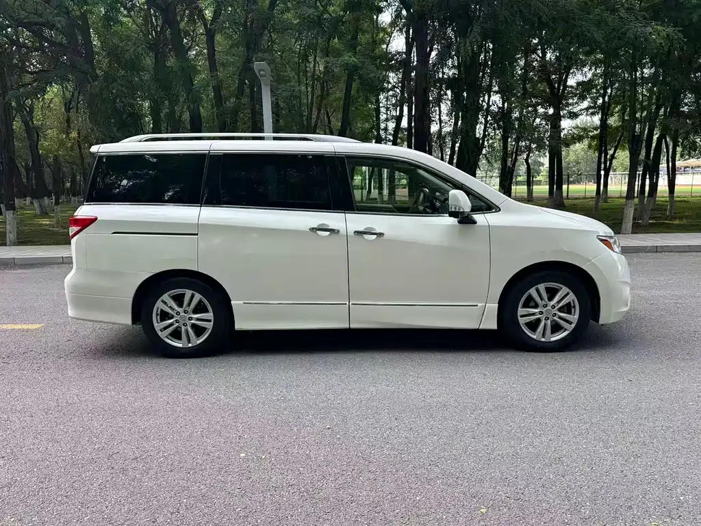 Nissan Quest 2016