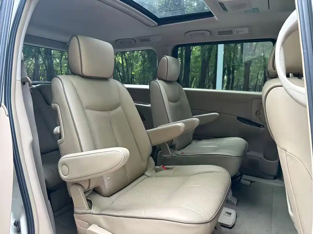 Nissan Quest 2016 — фото 15